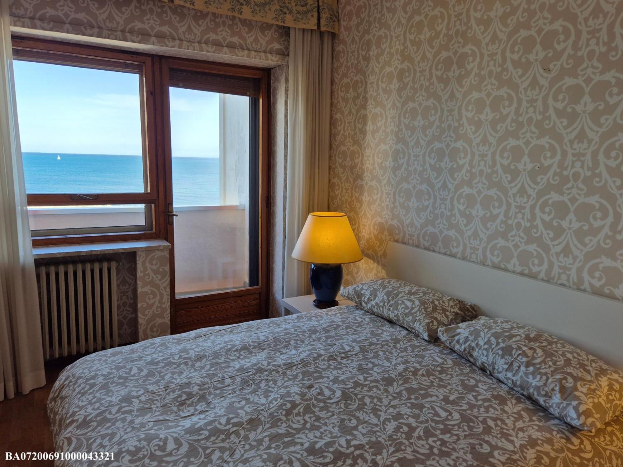 בארי Front Beach Apartment - 3 Bedrooms מראה חיצוני תמונה