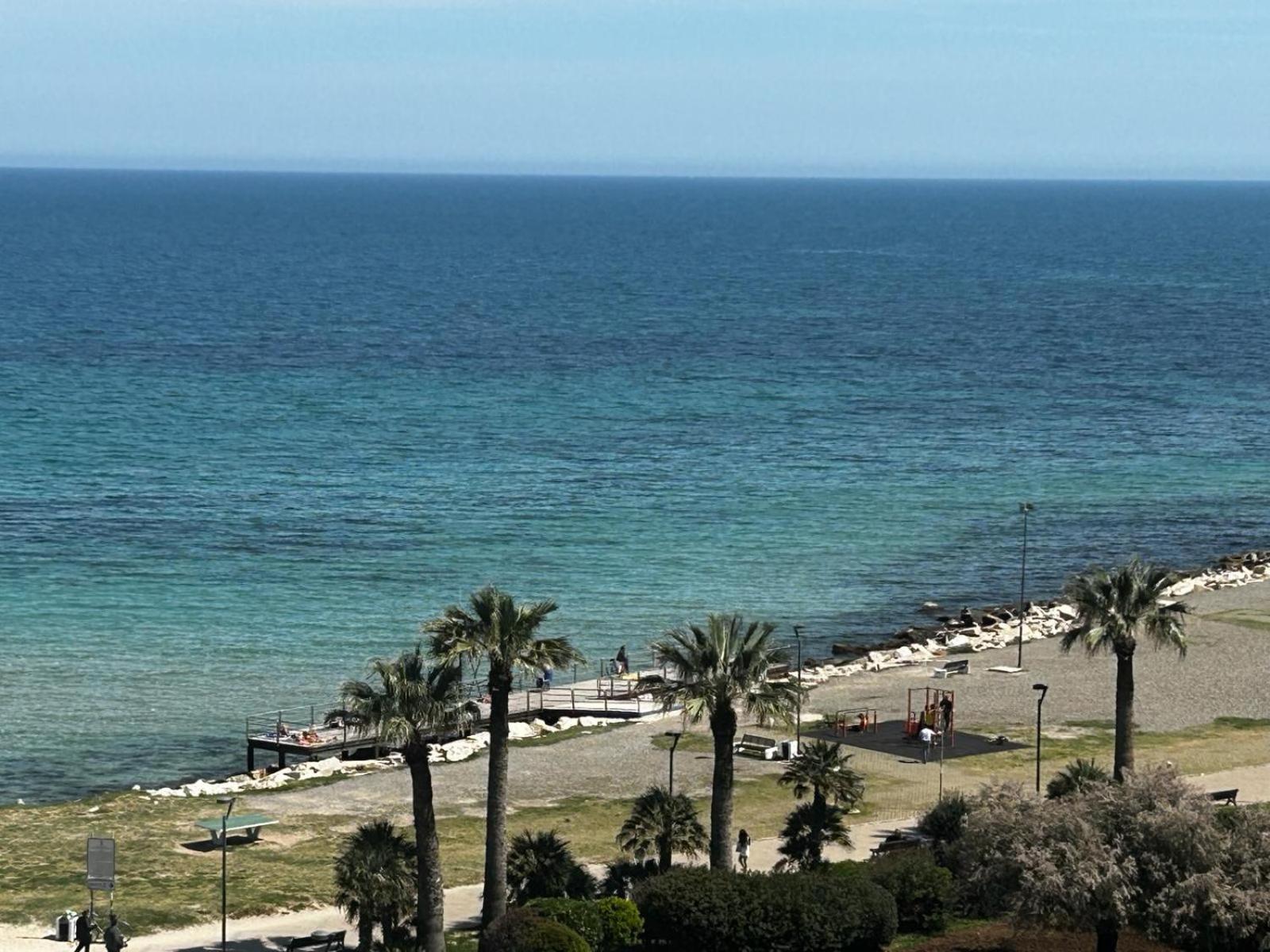 בארי Front Beach Apartment - 3 Bedrooms מראה חיצוני תמונה